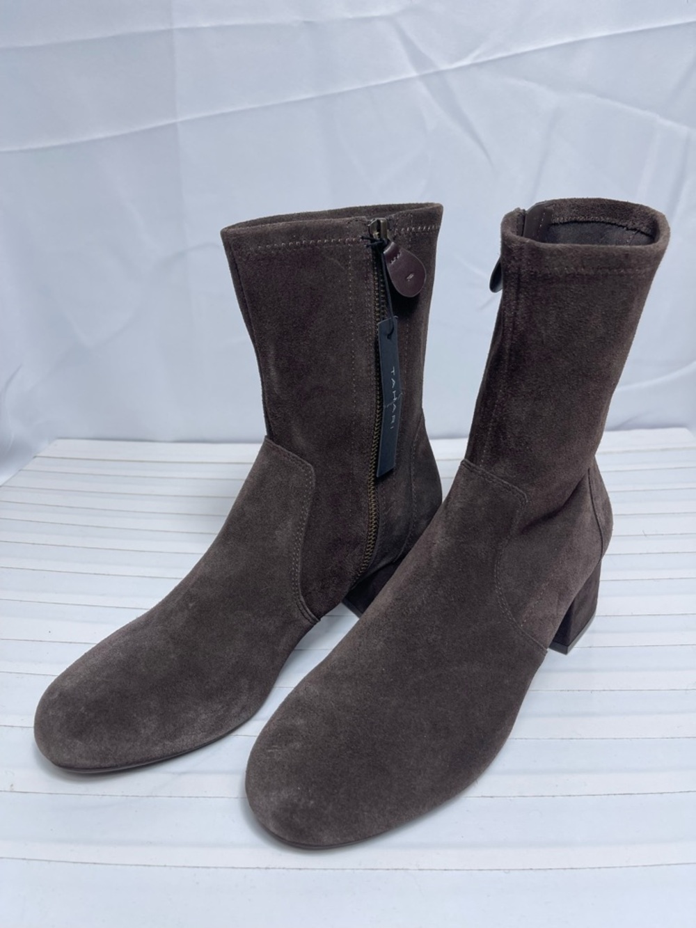 Tahari REED Brown Suede Ankle Boots Size 9 Block Heel Zip Bootie